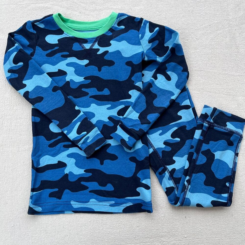 Primary Organic Long-Sleeve PJ Top & Bottoms, "Blueberry Camo," Size 4-5, GUC